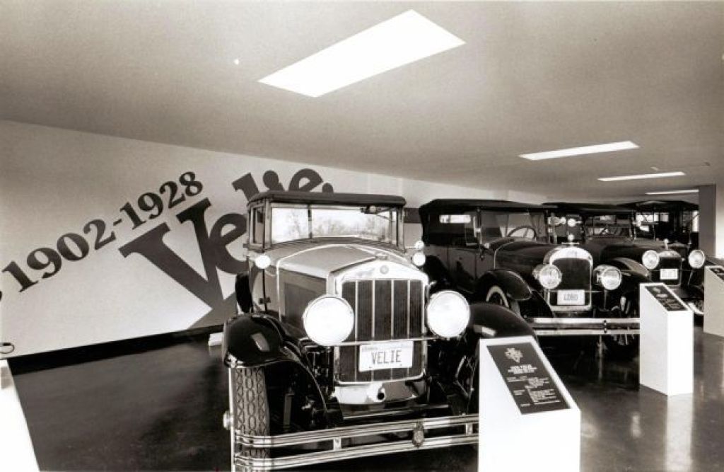 Velie's, Moline